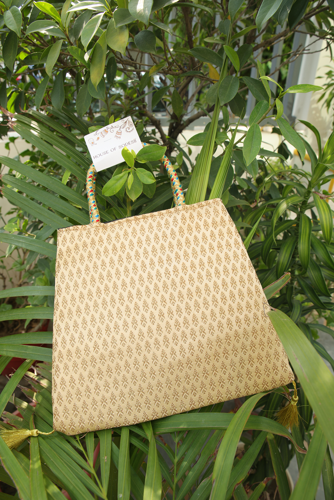 Gold Tone (T)